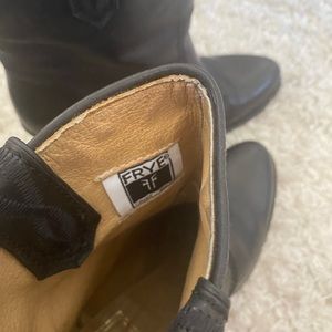 Frye women’s pull on booties